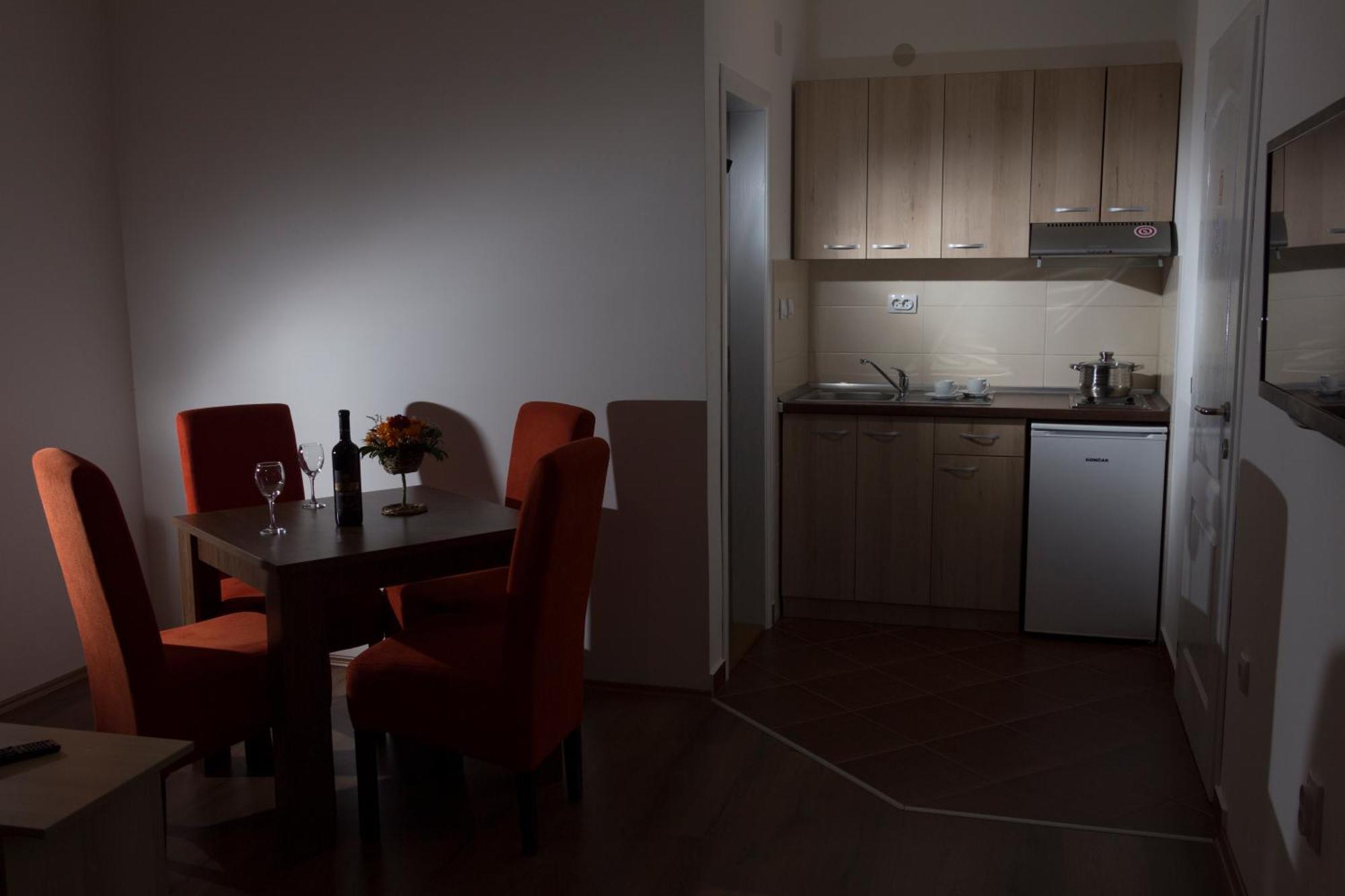Kety Apartments Kragujevac Rum bild