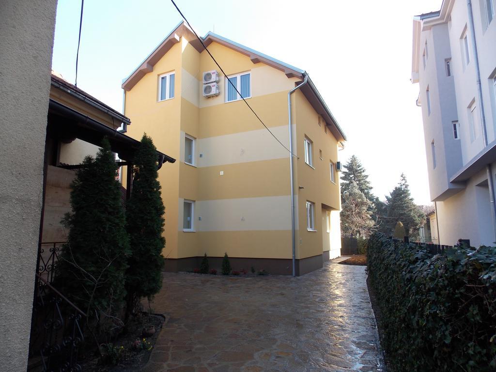Kety Apartments Kragujevac Exteriör bild